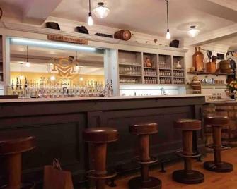 The Hideaway - Catskill - Bar