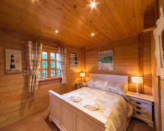 Herston Log Cabins and Holiday Lodges - Swanage - Habitación