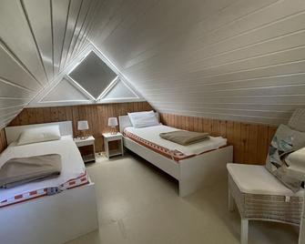 Chalet Colibri, naturist facility La Jenny, Atlantic coast - Le Porge - Bedroom
