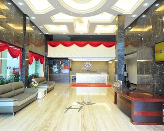 Hallmark Crown Hotel - Malacca - Front desk