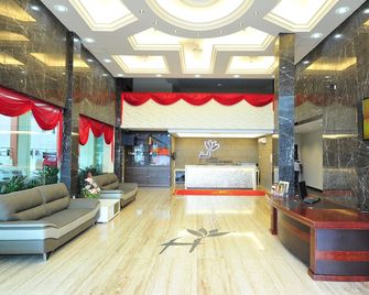 Hallmark Crown Hotel - Malaca - Receção