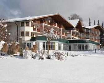 Hotel Neue Post - Bodenmais - Gebäude