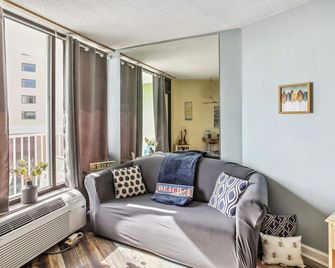 Caravelle Tower Condo Rental Walk to Beach - Myrtle Beach - Sala de estar