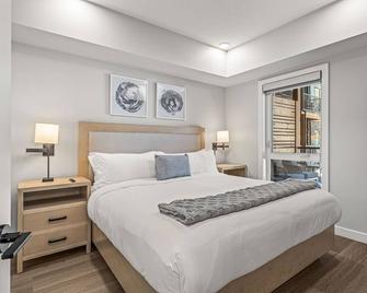 Sparrowhawk Mountain Resort - Dead Man's Flats - Bedroom