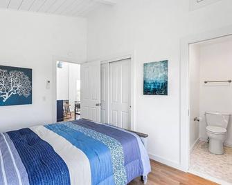 Pacific Pearl Beachfront Estate - Punaluu - Habitación