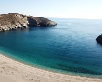 Onar Andros - Apikia - Playa