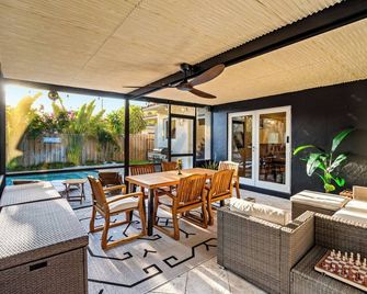 Olas Oasis - Chic Luxe House + Pool for 10 - Fort Lauderdale - Patio