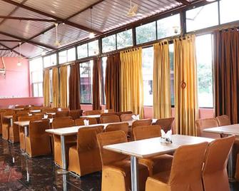 Hotel Mandavgarh Residency - Māndu - Restaurante