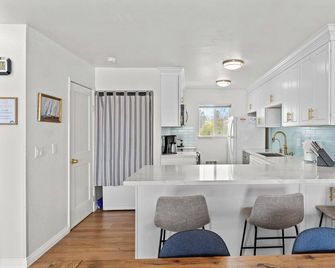 Cayucos Beach Retreat - Perfect location, ocean views! - Cayucos - Keuken