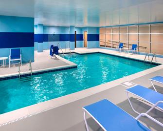 Four Points by Sheraton Charleston - Charleston - Piscina