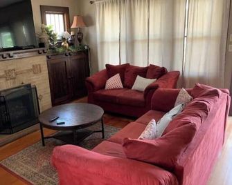 -Cozy in Cushing - 3BR/1Ba near hospital and tanks - Cushing - Вітальня