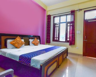 OYO Tanwar Guest House - Parwanoo - Bedroom