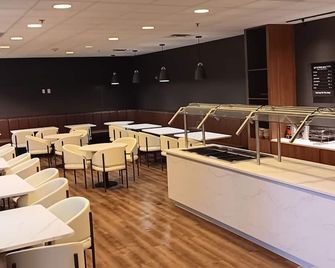 小岩城機場會議中心假日酒店 - 小石城