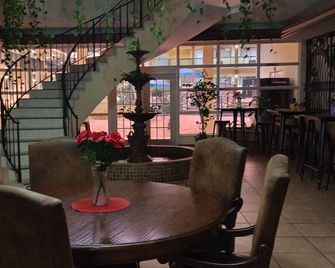 University Inn - Gainesville