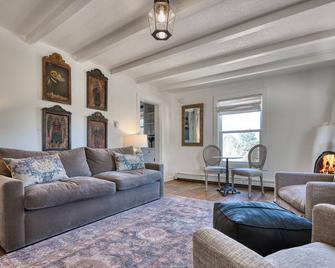 Tesuque Outpost Casita E Best views in Santa Fe - سانتا في - غرفة معيشة