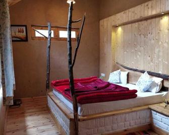 Offbeat Abodes - Tirthan Valley - Gushaini - Bedroom