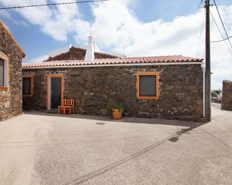 Country House 'Burro' with Mountain View, Wi-Fi and Air Conditioning - Alcoutim