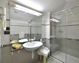 Dropiluc - Turín - Baño