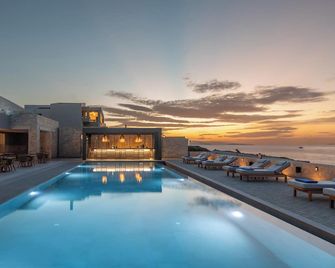 Castello Boutique Suites By The Sea - Sisi - Pool