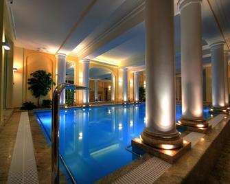 هوتل بولاريس - سوينوجسس - حوض السباحة