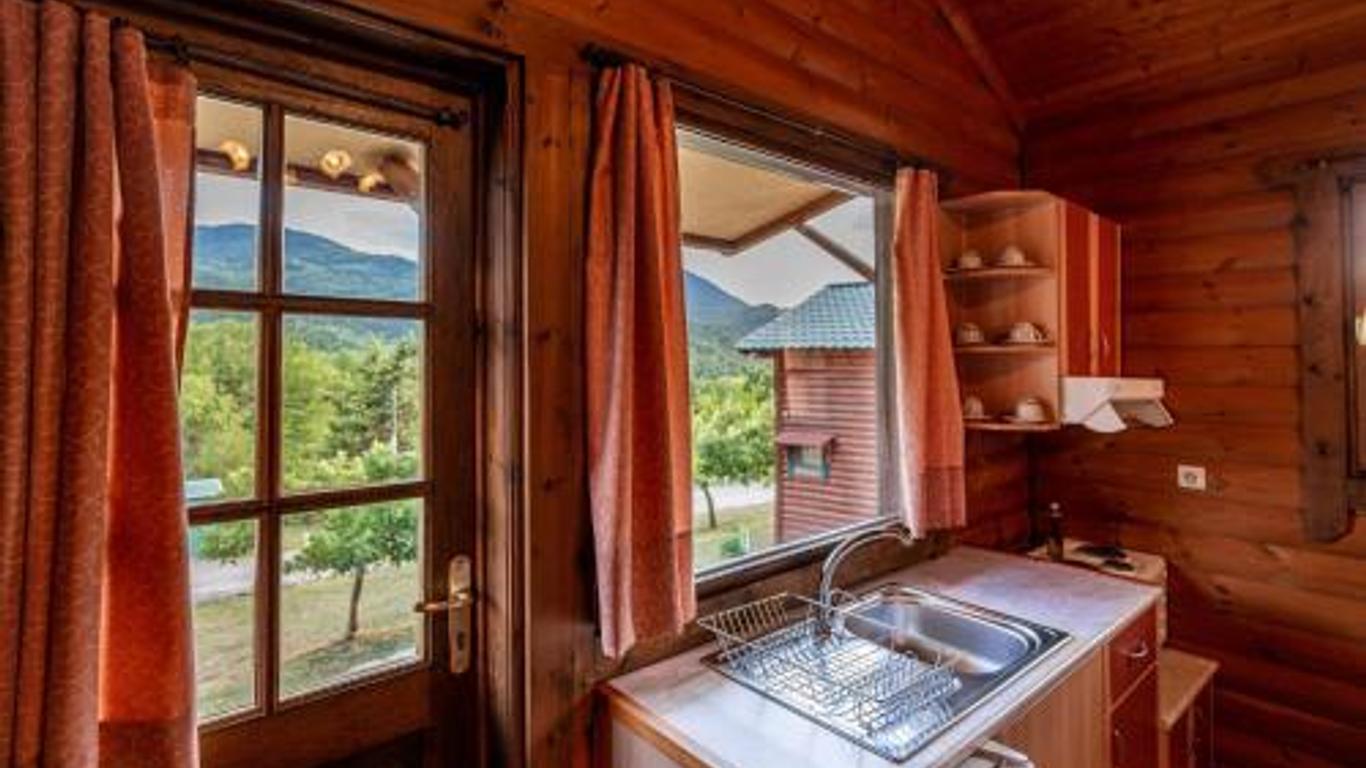 Chalet Likouresi Village