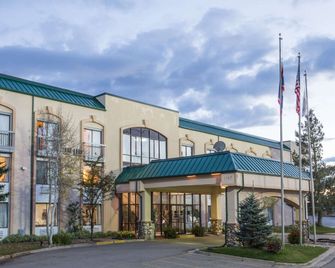 Days Inn by Wyndham Evanston WY - Evanston - Budova