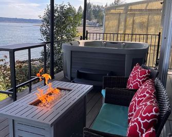 Hood Canal Pearl - Waterfront, Hot tub, canal views - Shelton - Balcony