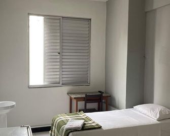 Hotel Economy 888 - Próximo a Praça da Estação e Rodoviária - Belo Horizonte - Quarto
