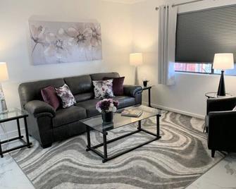 The Lincoln Continental located in the heart of Downtown Prescott - Prescott - Living room