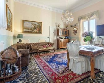 Palazzo Giovanni Bed And Breakfast - Acireale