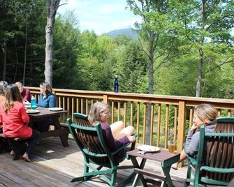 Large Log Cabin in the Heart of the ADKS - Keene - Balcón