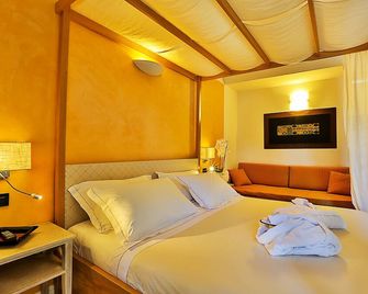 JR Resort Logos Forte dei Marmi - Forte dei Marmi - Schlafzimmer