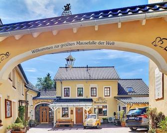 Hotel Am Eifelsteig - Neroth - Building