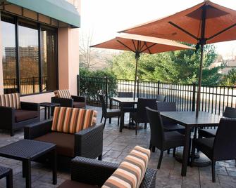 Courtyard by Marriott Shelton - Shelton - Innenhof