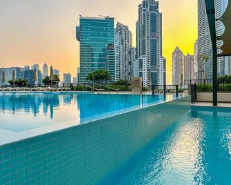 Homesgetaway-Elegant 1br In Downtown Burj Crown - Dubai - Pool