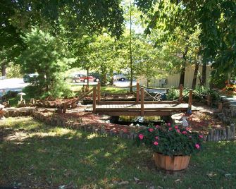Branson West/Shady Acre Inn And Suites - Branson West - Patio