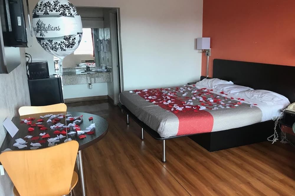 Bedroom view of Stay 4 Less