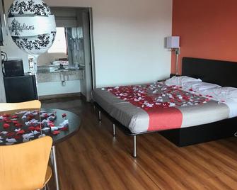 Stay 4 Less - Fredericksburg - Bedroom