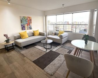 Loft Central Miraflores - Lima - Sala de estar