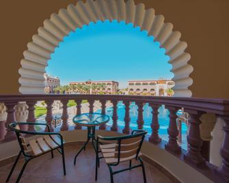 Sunrise Mamlouk Palace Resort - Hurghada - Bedroom