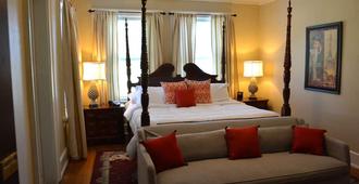 Inn at 835 Boutique Hotel - Springfield
