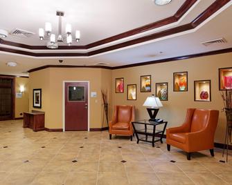 Holiday Inn Express Hotel & Suites Florence Northeast - Florence - Lobby