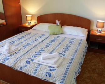 Guesthouse Podaca - Podaca - Bedroom