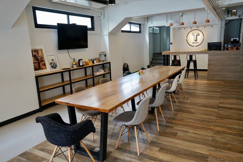 T Hostel @ Victory Monument