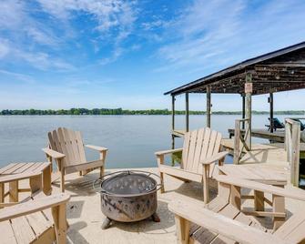 'Sunset Paradise' on Weiss Lake w/ Private Dock! - Centre - Patio
