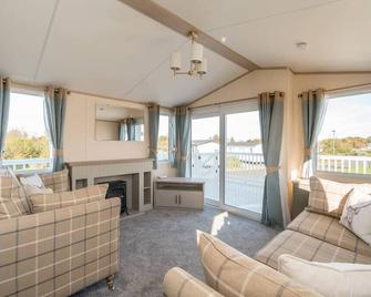 3 Bed Static Caravan-Seton Sands - Longniddry - Living room