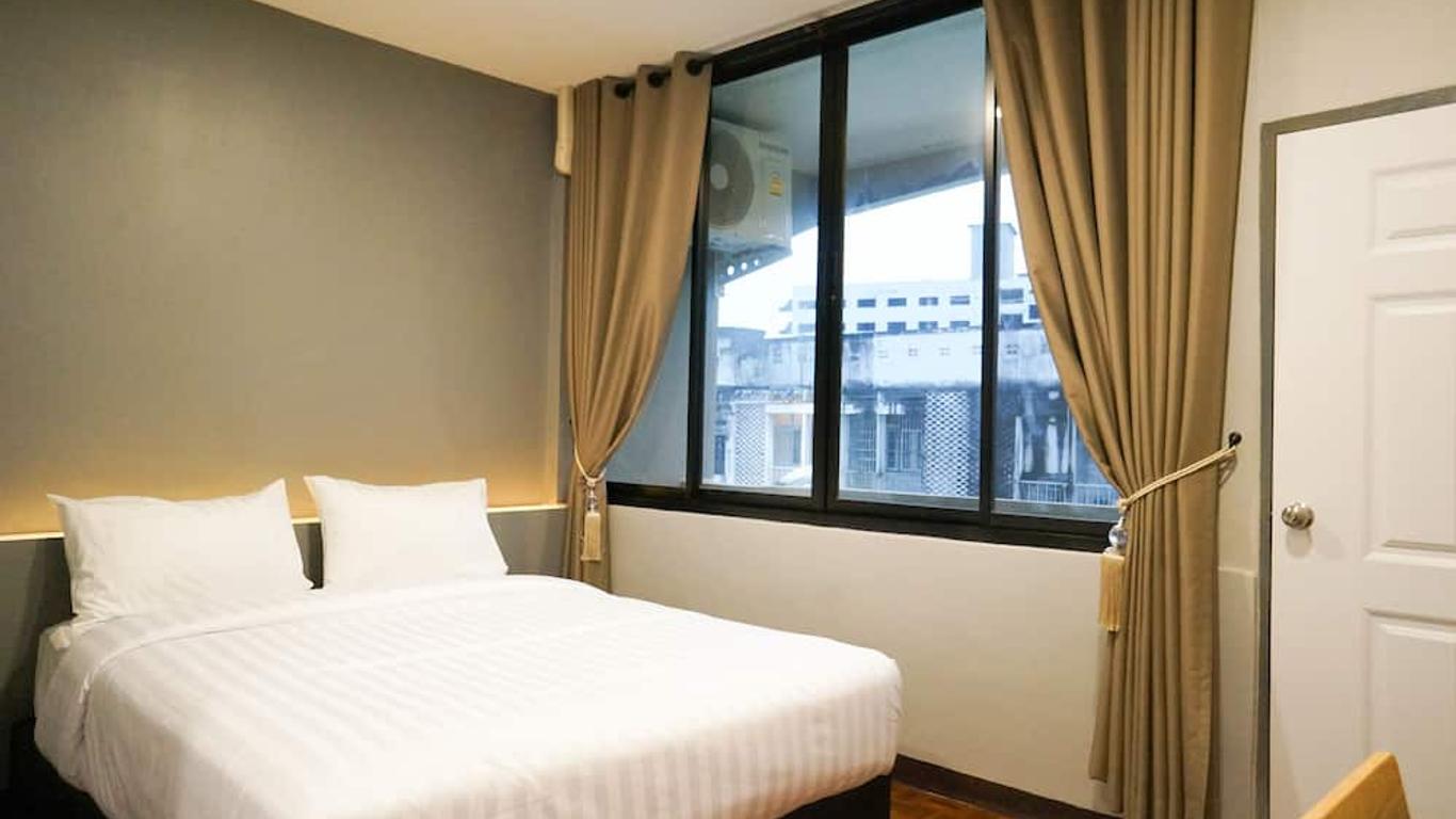 لوكس رومز نايت بازار