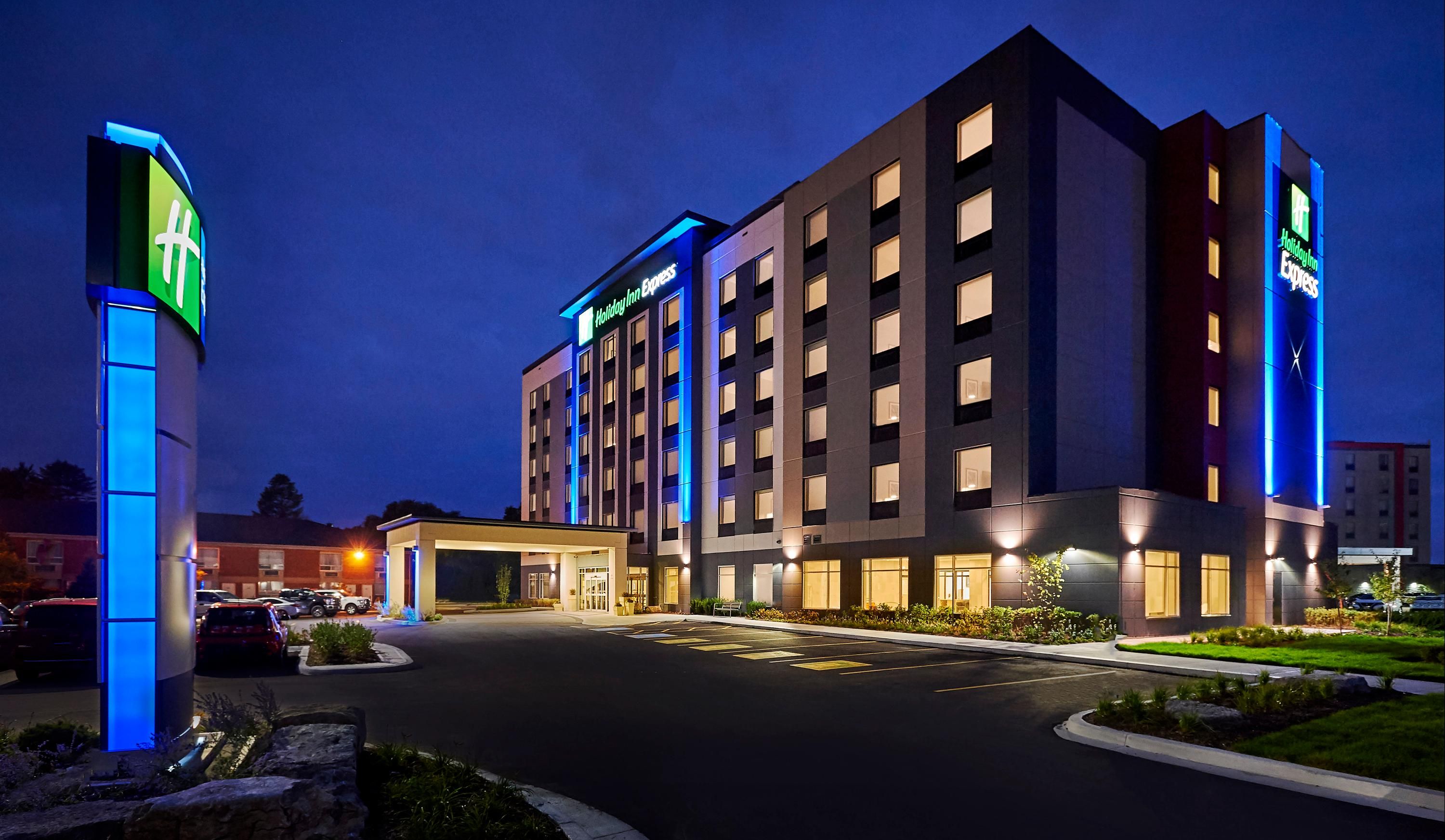 Holiday Inn Express Sarnia - Point Edward By IHG - Point Edward - Gebäude