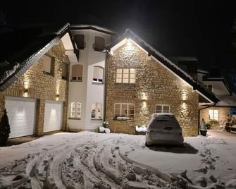 Holiday apartment on the Eifelsteig - Roetgen - Gebäude