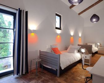 Old renovated Bastide in the heart of the vineyards in the Odylée wine estate - Violès - Bedroom